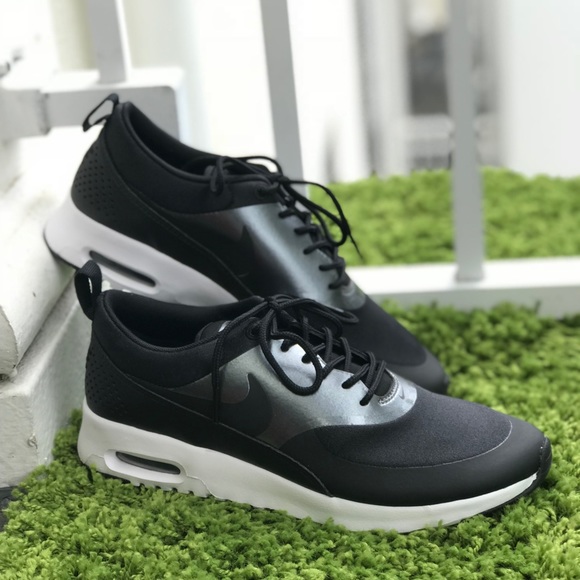 NWT Nike Air Max Thea Knit Black WMNS - Picture 4 of 8